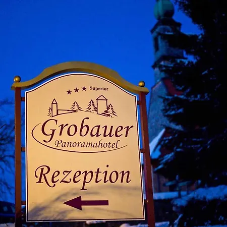 ホテル Panoramahotel Grobauer
