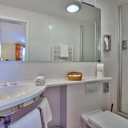 Panoramahotel Grobauer ホテル 3*