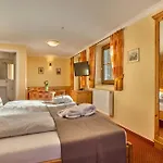 ホテル Panoramahotel Grobauer シュピーゲラウ
